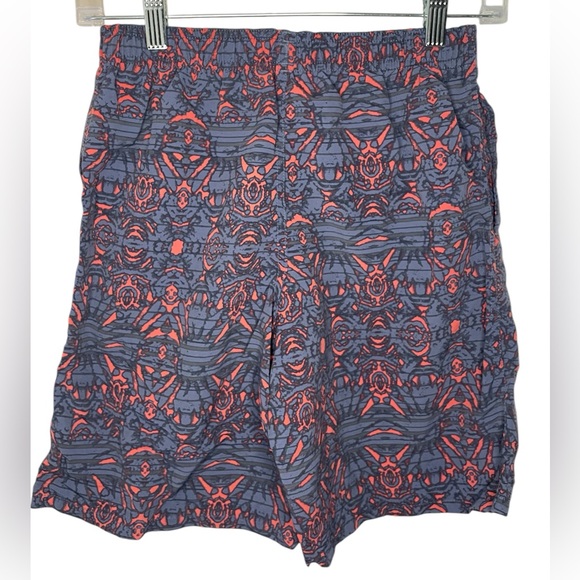 Patagonia 2 pocket, mesh lined, swim suit-Boys XL - Picture 2 of 5